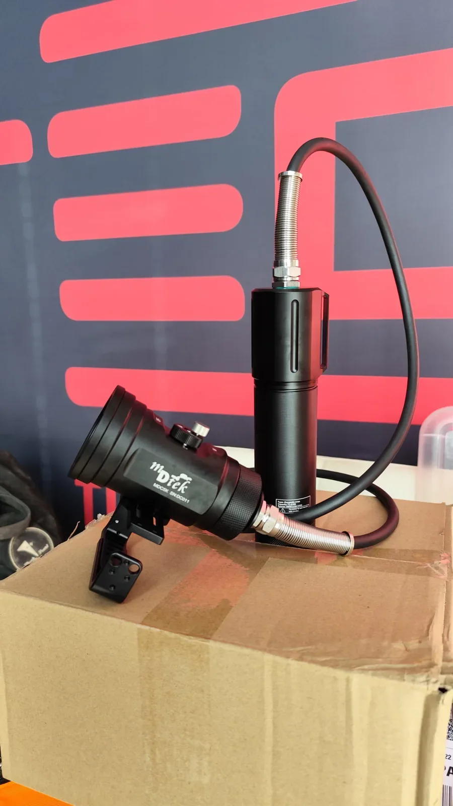 Foco MDTEK 5000 lumen canister 155,4Wh